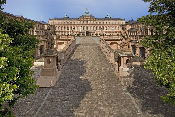 Château Résidentiel de Rastatt, Vue dans la cour d'honneur